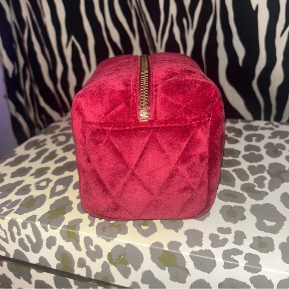 Harry Potter House Gryffindor Cosmetic,  makeup bag. - Picture 4 of 10